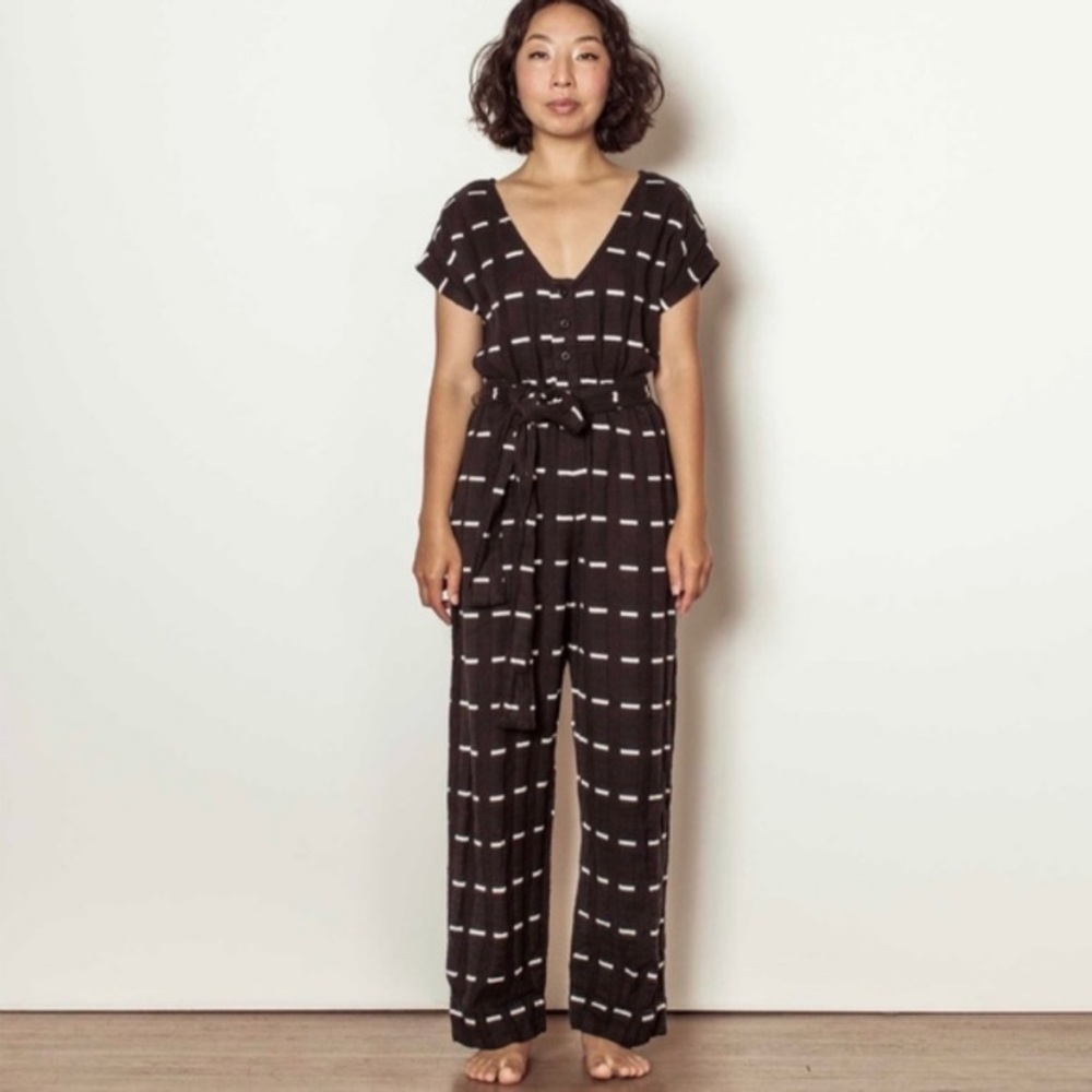 Ace & Jig S Skye jumpsuit with belt v neck button front black in swing textile